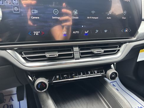 New 2026 Chevrolet Equinox EV LT image 21