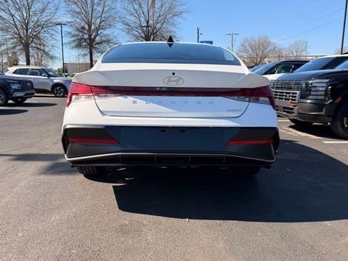 New 2026 Hyundai Elantra Limited FWD image 6