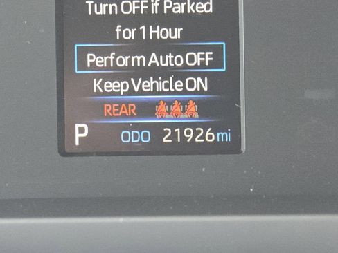 Used 2022 Toyota Tundra SR5 w/ SR5 Convenience Package AWD/4WD image 31