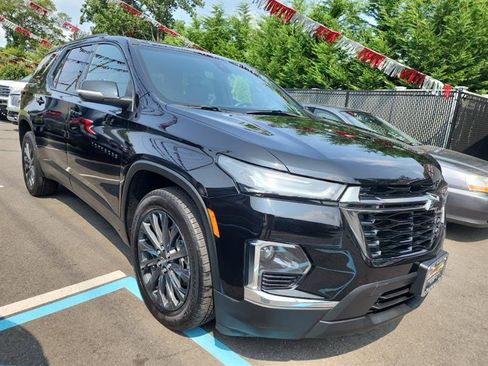 Used 2022 Chevrolet Traverse RS w/ LPO, Floor Liner Package AWD/4WD image 4