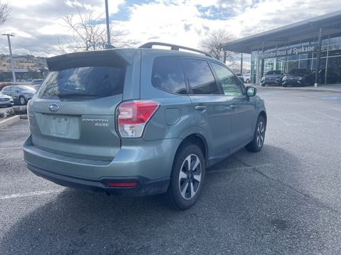 Used 2017 Subaru Forester 2.5i Premium w/ All-Weather Package image 9