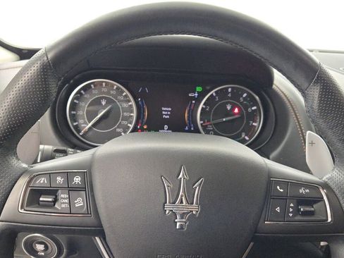 Used 2021 Maserati Levante GranSport AWD/4WD image 40