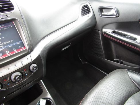 Used 2018 Dodge Journey GT image 24