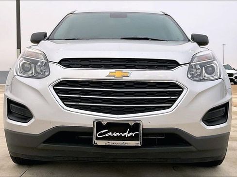 Used 2017 Chevrolet Equinox LS image 2