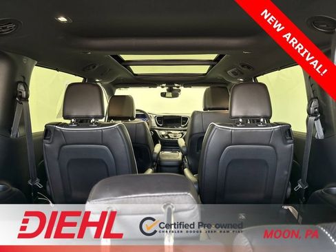 Used 2026 Chrysler Pacifica Limited w/ S Appearance Package image 10