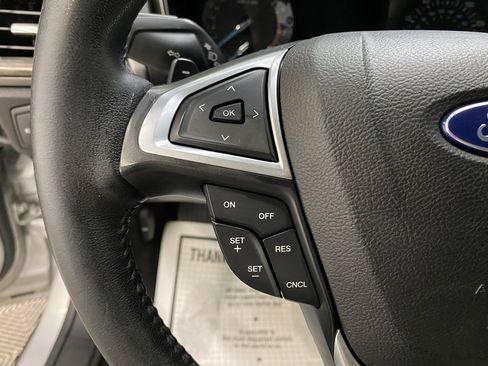 Used 2017 Ford Fusion SE image 26