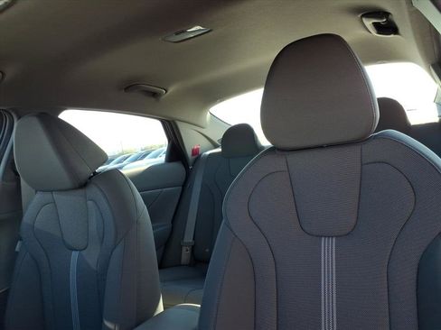 New 2026 Hyundai Elantra SE w/ Cargo Package image 5