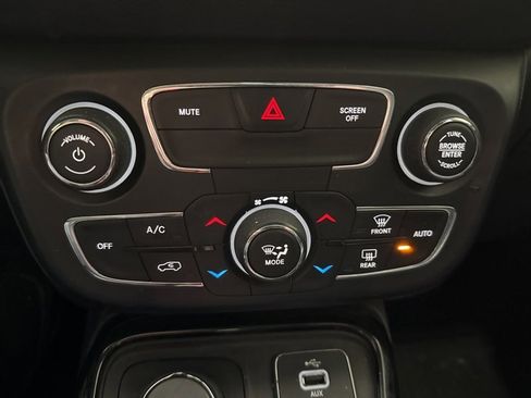 Used 2018 Jeep Compass Limited w/ Navigation Group image 31