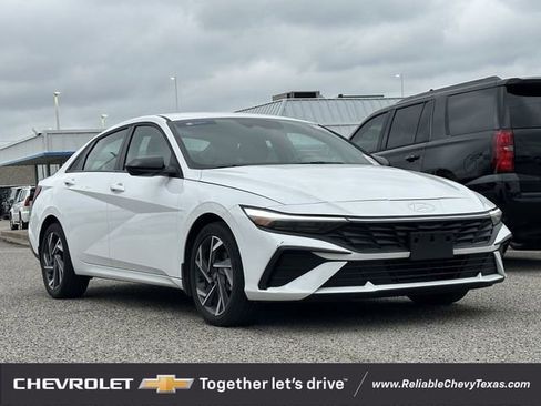 Used 2025 Hyundai Elantra Sport FWD image 1