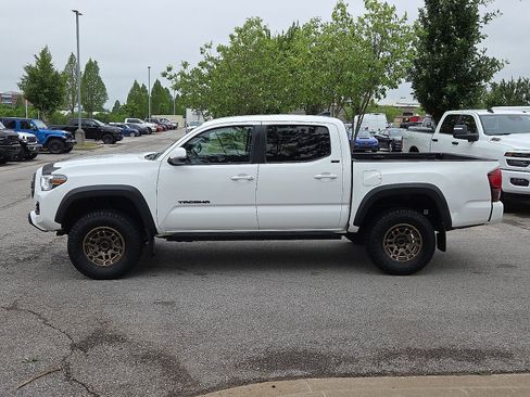 Used 2022 Toyota Tacoma SR5 w/ Trail Edition AWD/4WD image 3