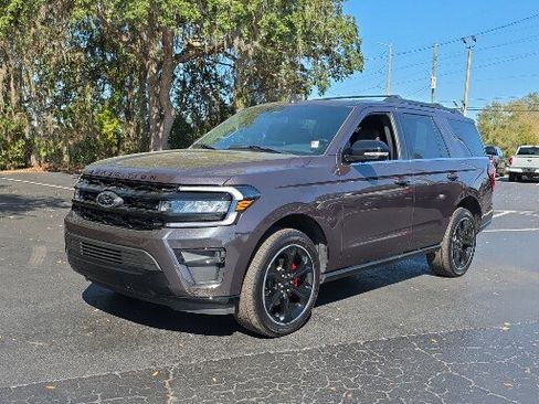 Certified 2024 Ford Expedition Limited image 13