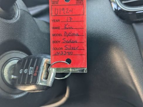 Used 2017 Kia Optima LX FWD image 35