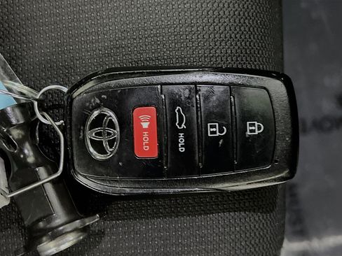 Used 2025 Toyota Corolla SE image 35