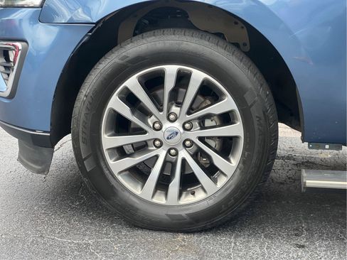Used 2018 Ford Expedition Limited w/ Equipment Group 301A AWD/4WD image 31