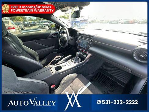 Used 2025 Toyota GR86 Premium w/ ALL Weather Mat Package (TMS) RWD image 19
