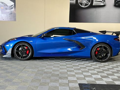 Used 2022 Chevrolet Corvette Stingray Convertible w/ Z51 Performance Package RWD image 7