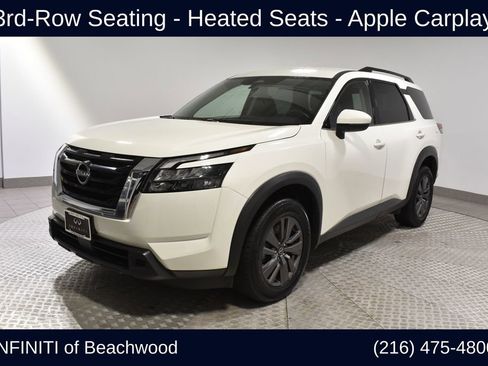 Used 2023 Nissan Pathfinder SV image 1