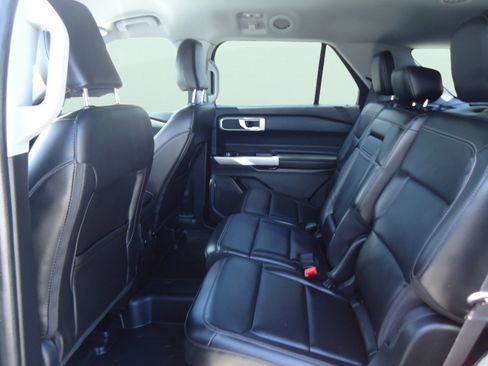 Used 2023 Ford Explorer XLT w/ Equipment Group 202A AWD/4WD image 26