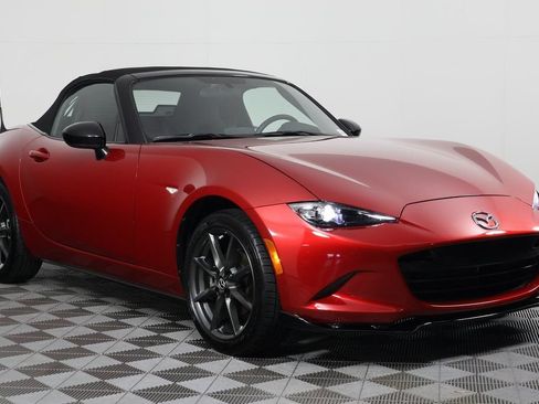 Used 2016 MAZDA MX-5 Miata Club RWD image 3
