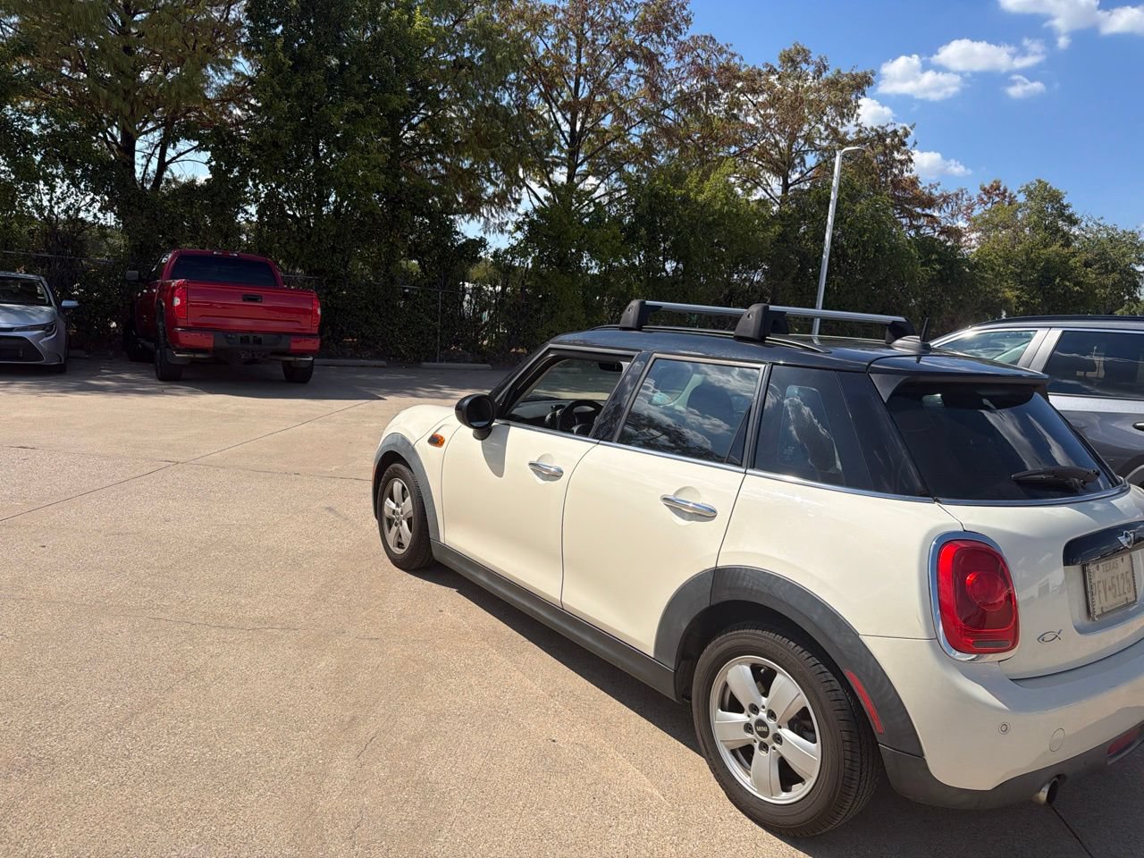 Used 2018 MINI Cooper 4-Door Hardtop FWD image 6