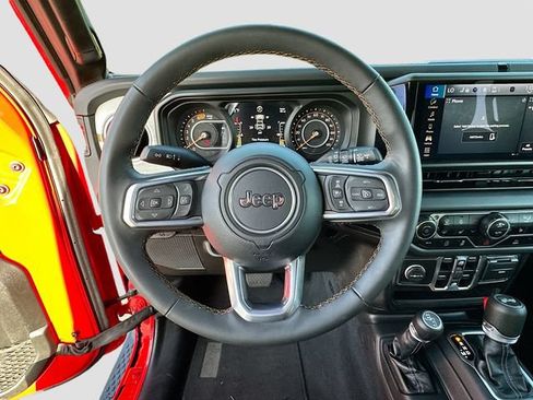 Used 2024 Jeep Wrangler Unlimited Sahara AWD/4WD image 12