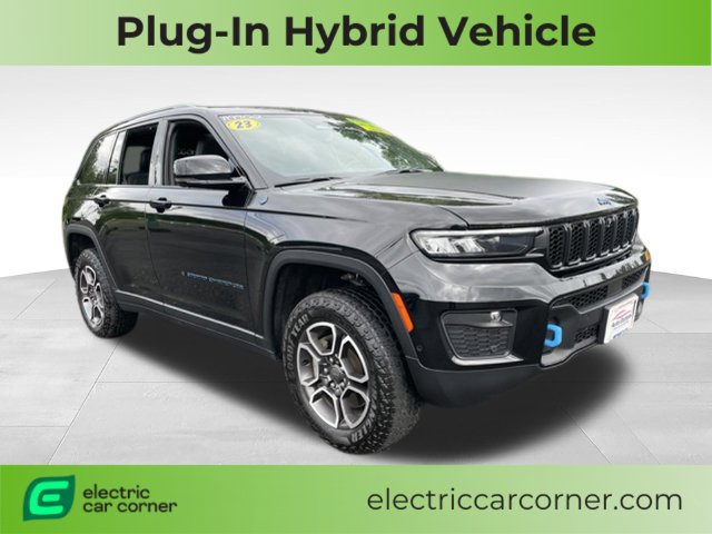 Used 2023 Jeep Grand Cherokee Trailhawk w/ Advanced Protech Group II AWD/4WD image 1