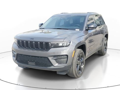 New 2025 Jeep Grand Cherokee Altitude image 2
