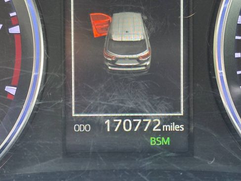 Used 2018 Toyota Highlander XLE FWD image 17