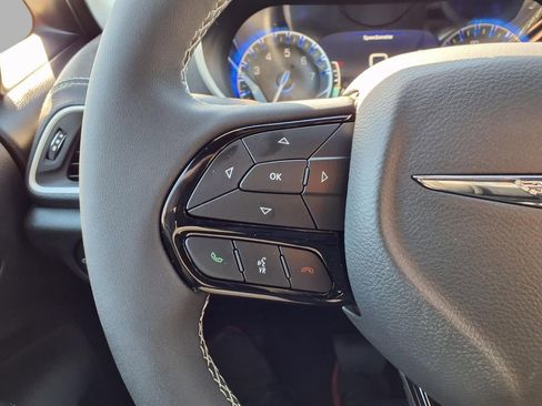 New 2026 Chrysler Pacifica Select AWD/4WD image 13