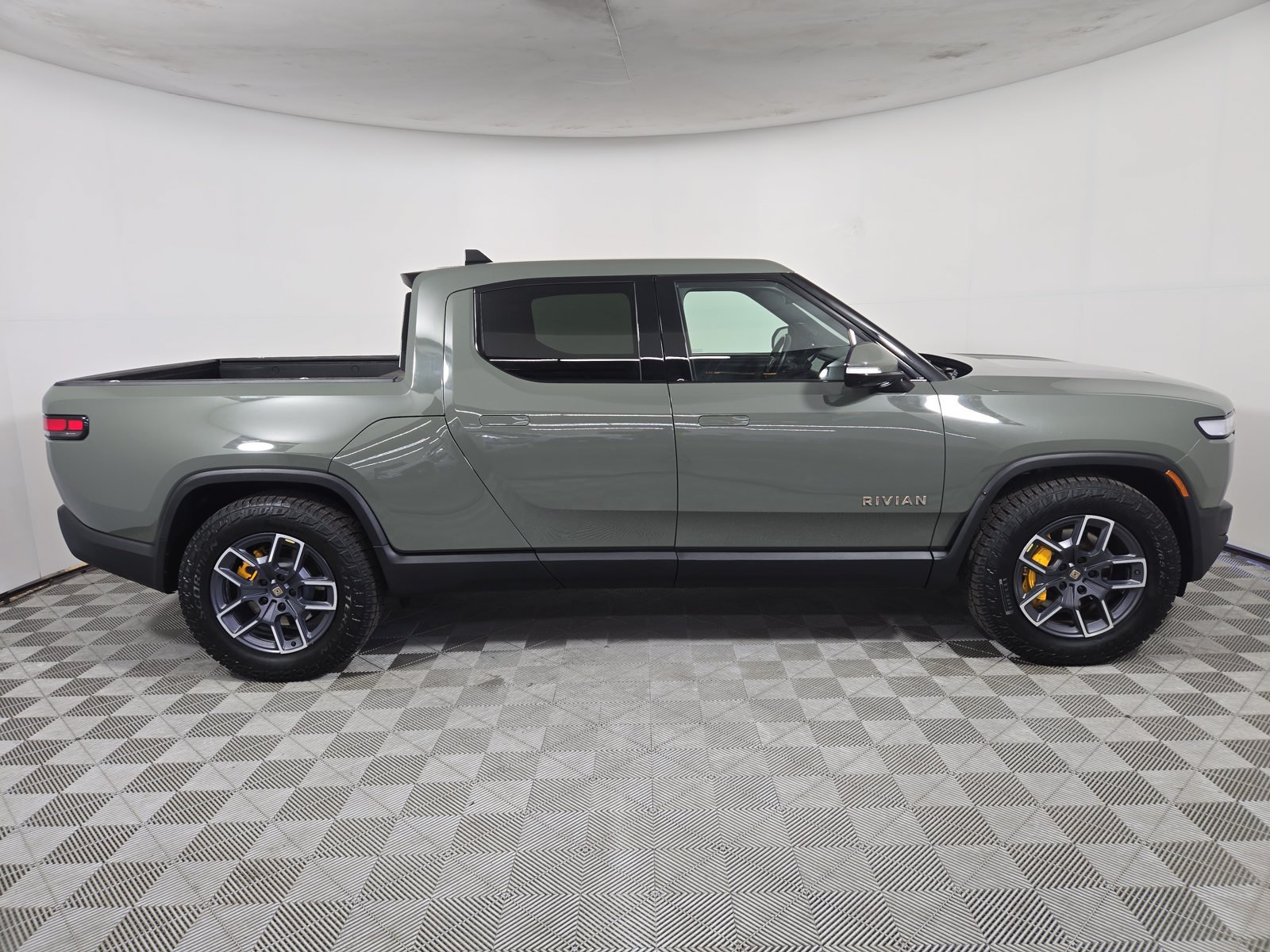 Used 2022 Rivian R1T Launch Edition AWD/4WD image 6