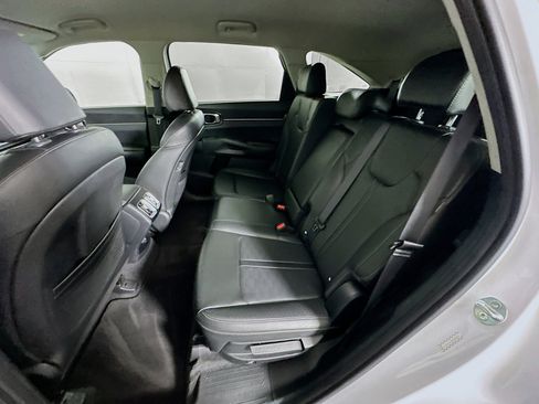 Used 2024 Kia Sorento S image 28
