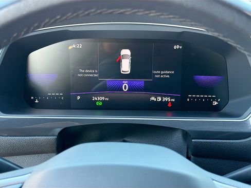 Used 2023 Volkswagen Tiguan SE R-Line image 40