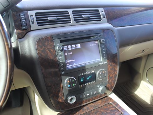 Used 2014 GMC Yukon Denali AWD/4WD image 12