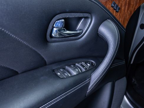 Used 2017 INFINITI QX80 4WD image 18