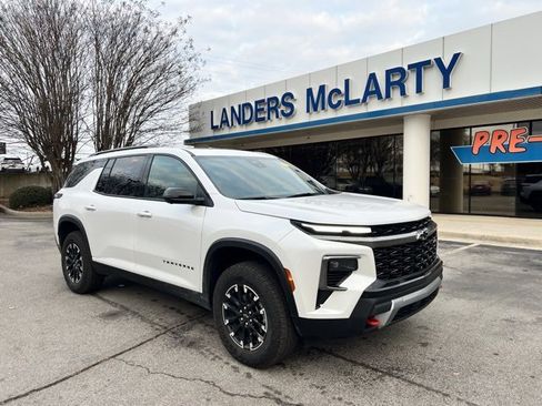 Used 2025 Chevrolet Traverse Z71 w/ Driver Confidence Package image 2