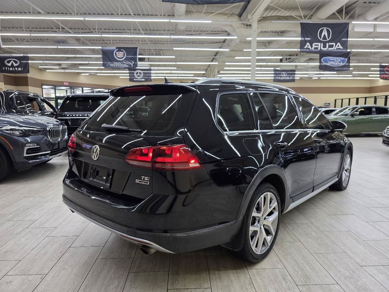 Used 2017 Volkswagen Golf Alltrack SEL AWD/4WD image 6