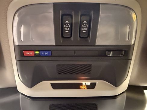 Used 2024 Subaru Crosstrek 2.0i Premium image 31