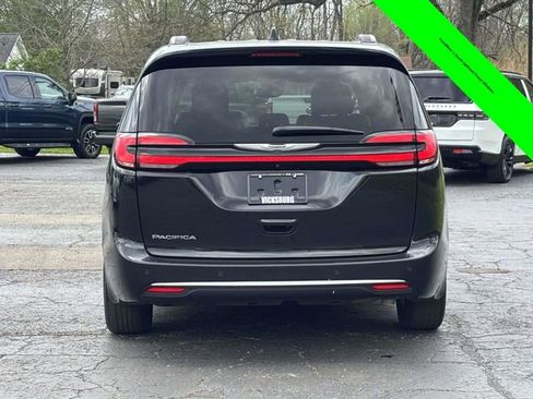 Used 2022 Chrysler Pacifica Touring-L w/ Uconnect Theater Family Group FWD image 38