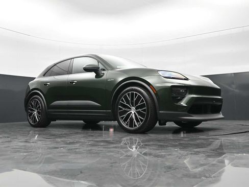 New 2026 Porsche Macan 4 Electric AWD/4WD image 44