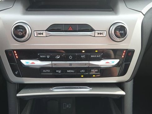 Used 2023 Ford Explorer XLT w/ Equipment Group 202A image 33