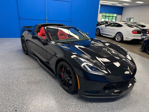 Used 2019 Chevrolet Corvette Stingray Coupe RWD image 3