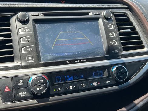 Used 2016 Toyota Highlander Limited FWD image 37