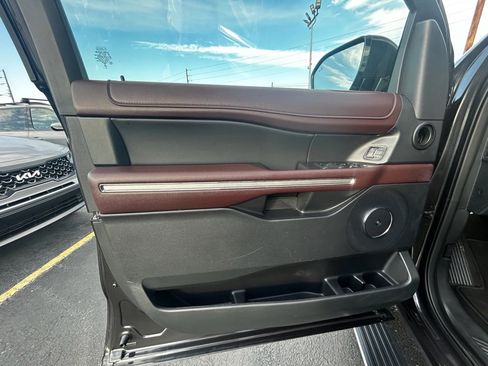 Used 2024 Ford Expedition Max Limited image 9