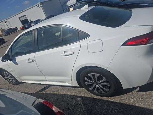 Used 2022 Toyota Corolla LE FWD image 6