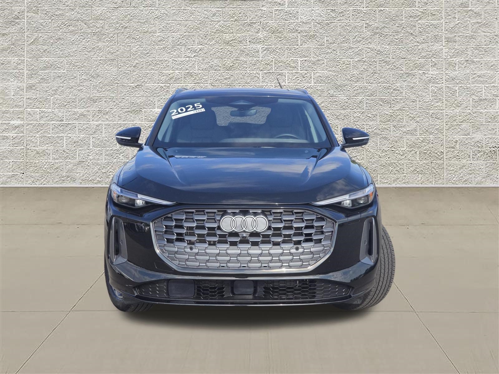 Certified 2025 Audi Q5 Premium Plus w/ Premium Plus AWD/4WD image 2
