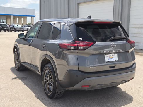 Used 2022 Nissan Rogue S FWD image 5