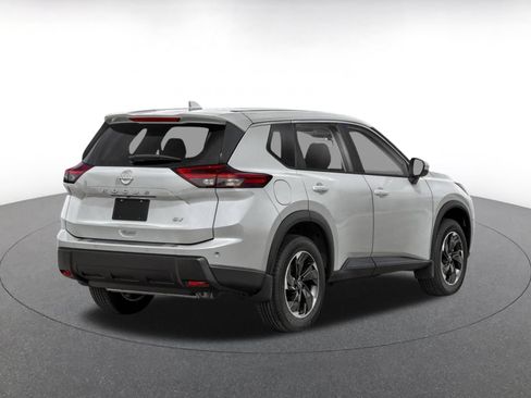 Used 2025 Nissan Rogue SV AWD/4WD image 2