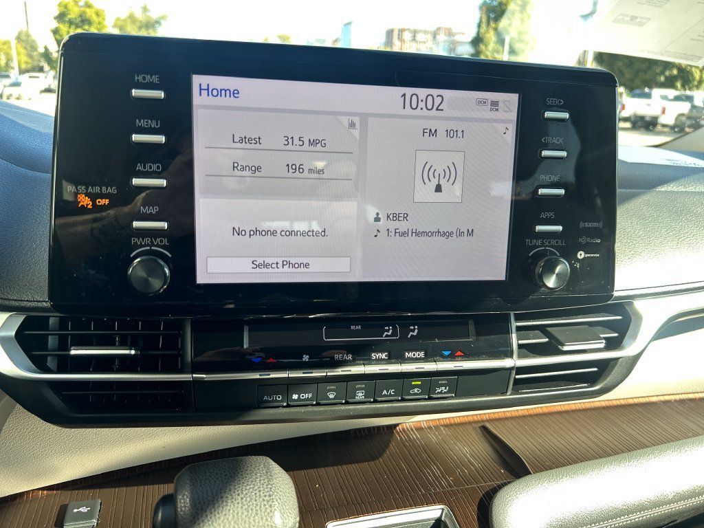 Certified 2022 Toyota Sienna LE FWD image 21