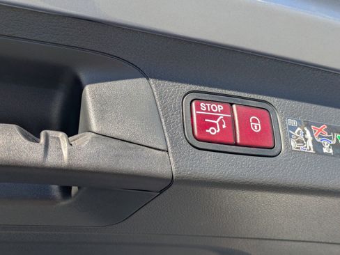 Used 2026 Mercedes-Benz GLS 450 4MATIC image 14