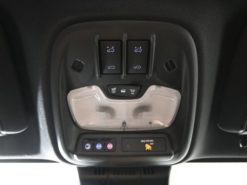 Used 2024 Chevrolet Colorado Z71 w/ Z71 Convenience Package 2 AWD/4WD image 28